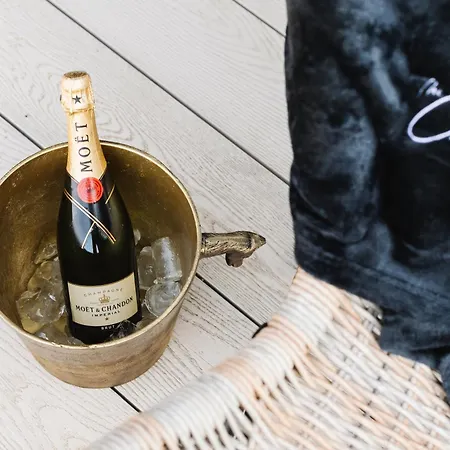 The Cliffe At The Quay