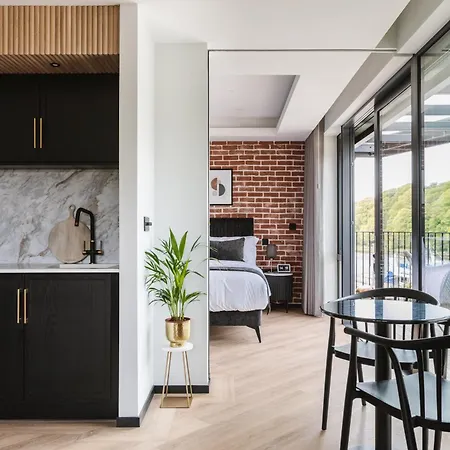 The Cliffe At The Quay