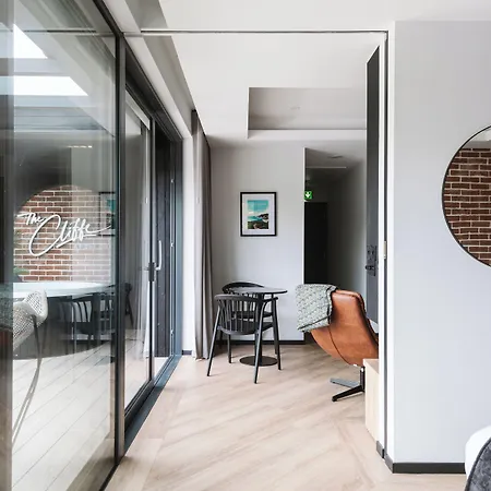 The Cliffe At The Quay Guest house