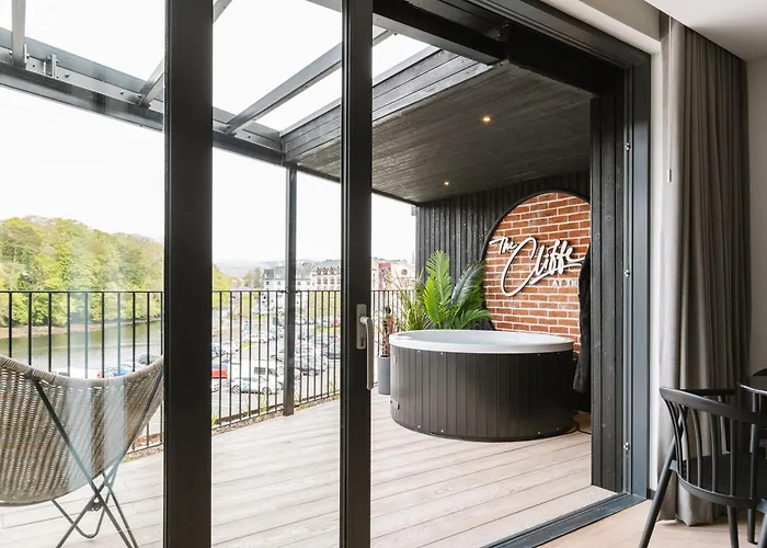 The Cliffe At The Quay 4*