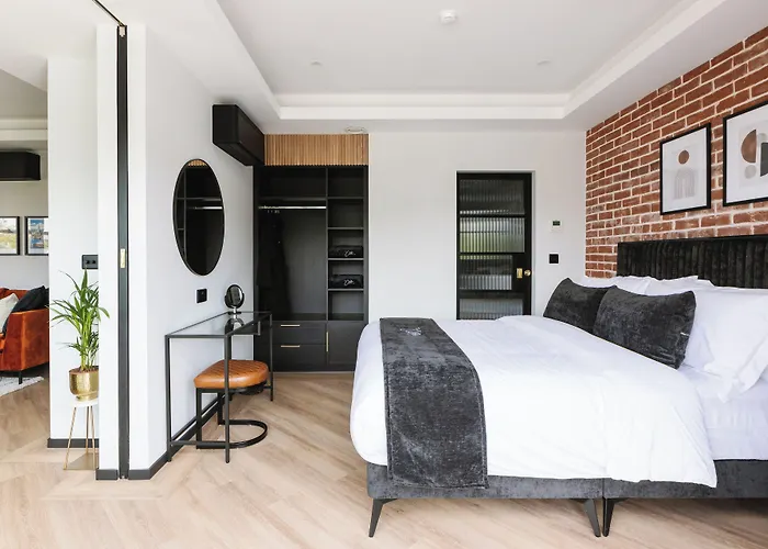 Gæstehus The Cliffe At The Quay 4*